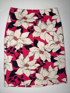 Ann Taylor floral print pencil skirt the Hibiscus floral print Lined Size 6 NWT